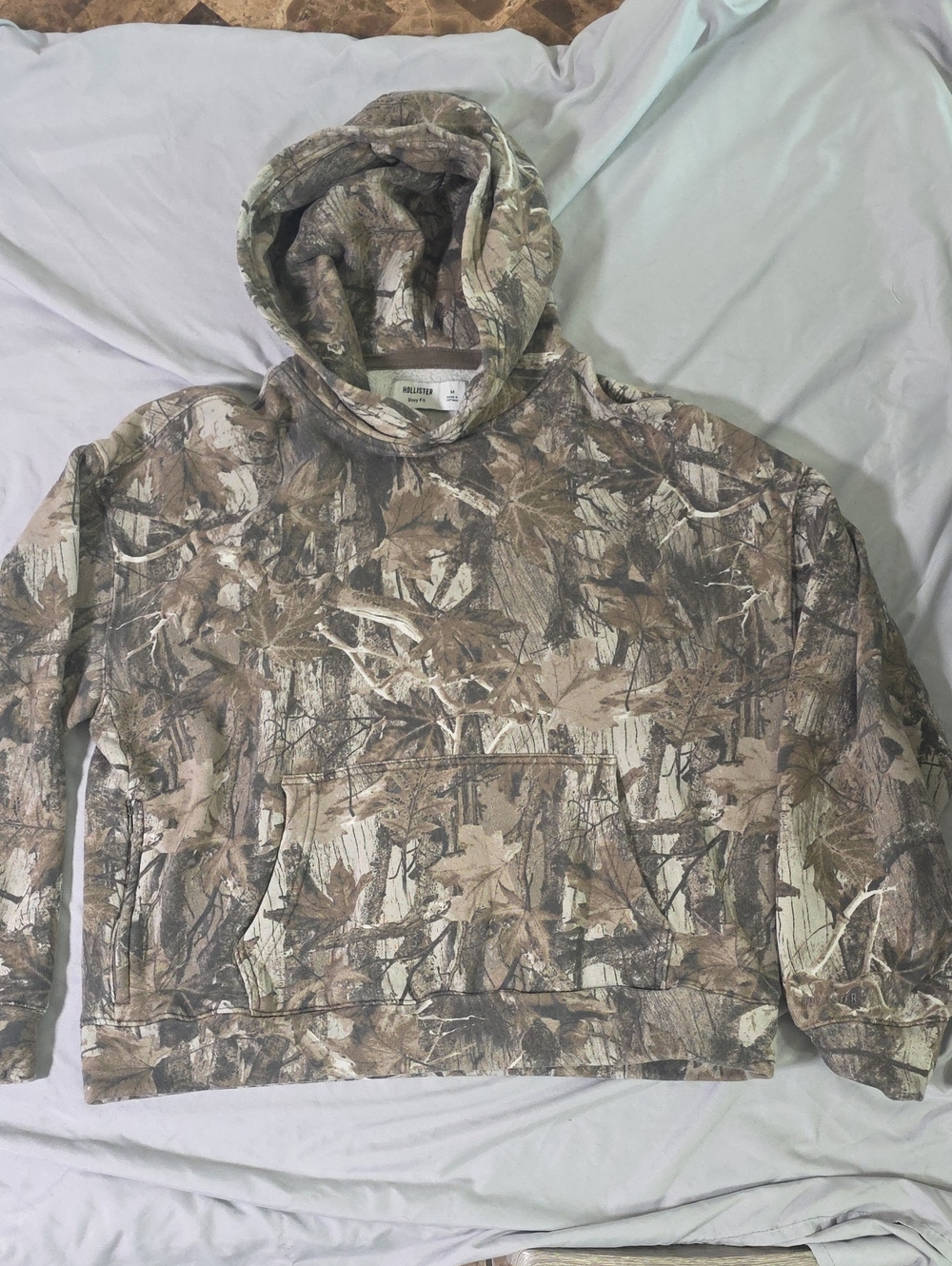 Hollister Men's Camo Leaf Hooded Sweatshirt - Brown & Green